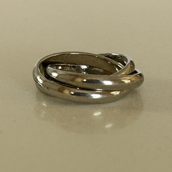 Silver Interlocked Wrap Ring by Urban Outfitters - Picture 7 of 14